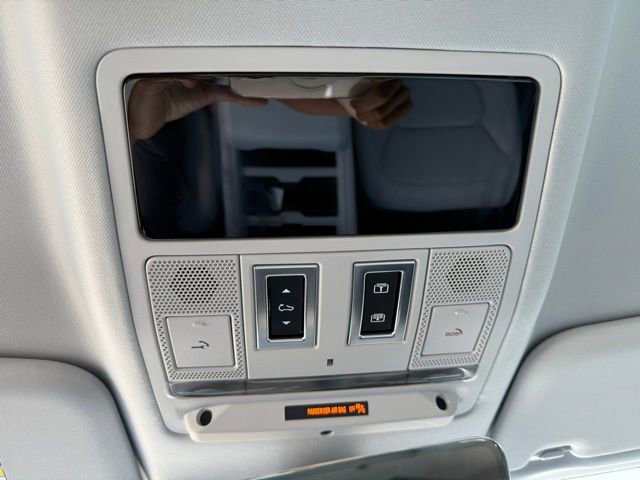 New 2025 Land Rover Defender 110 S image 23