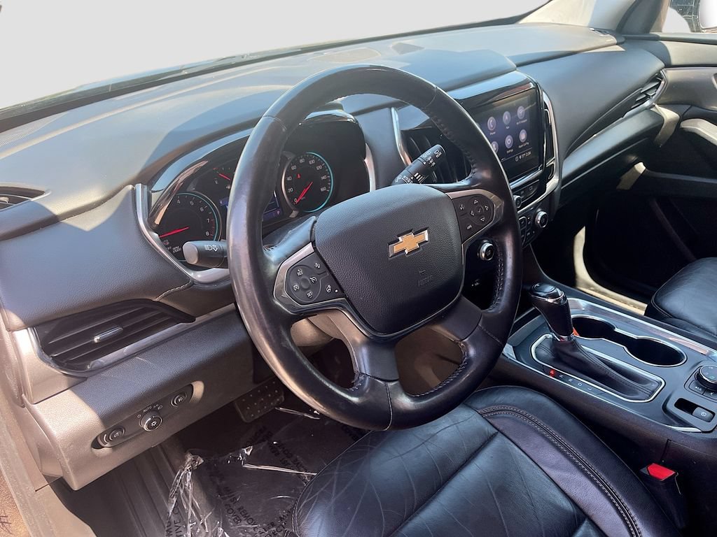 Used 2020 Chevrolet Traverse LT w/ LT Premium Package AWD/4WD image 11