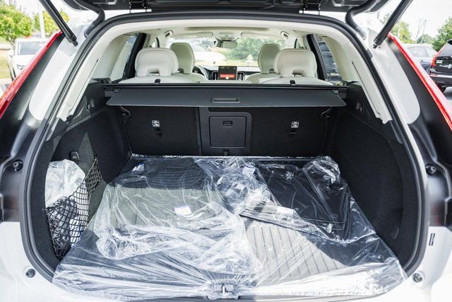 Used 2026 Volvo XC60 B5 Ultra w/ Protection Package Premier image 9