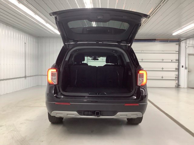 Used 2023 Ford Explorer XLT AWD/4WD image 6