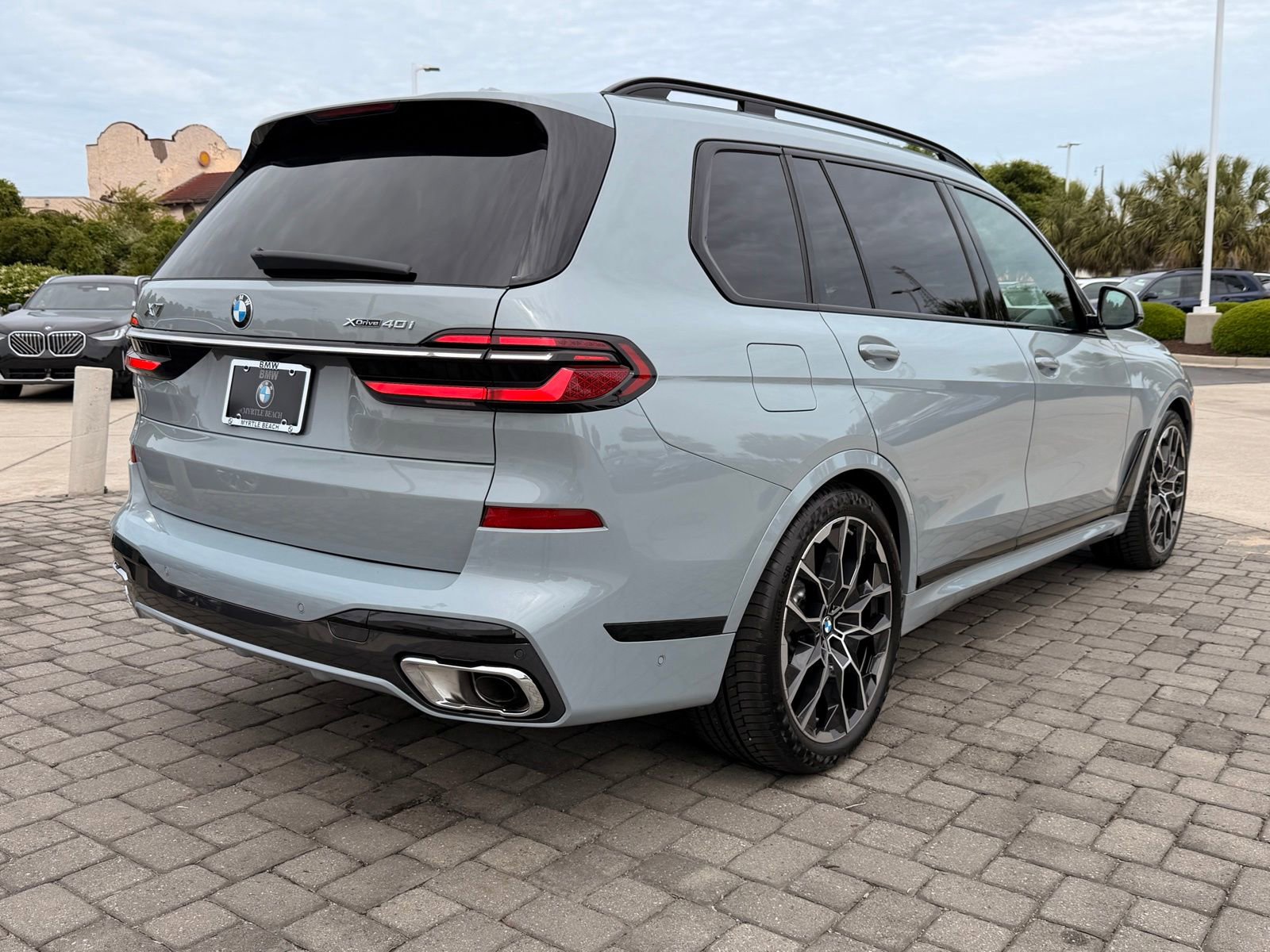 New 2027 BMW X7 xDrive40i w/ M Sport Package AWD/4WD image 9