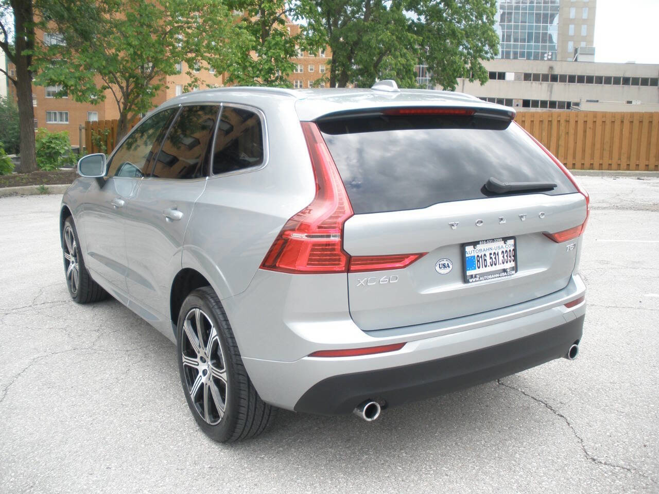 Used 2018 Volvo XC60 T5 Momentum AWD/4WD image 8