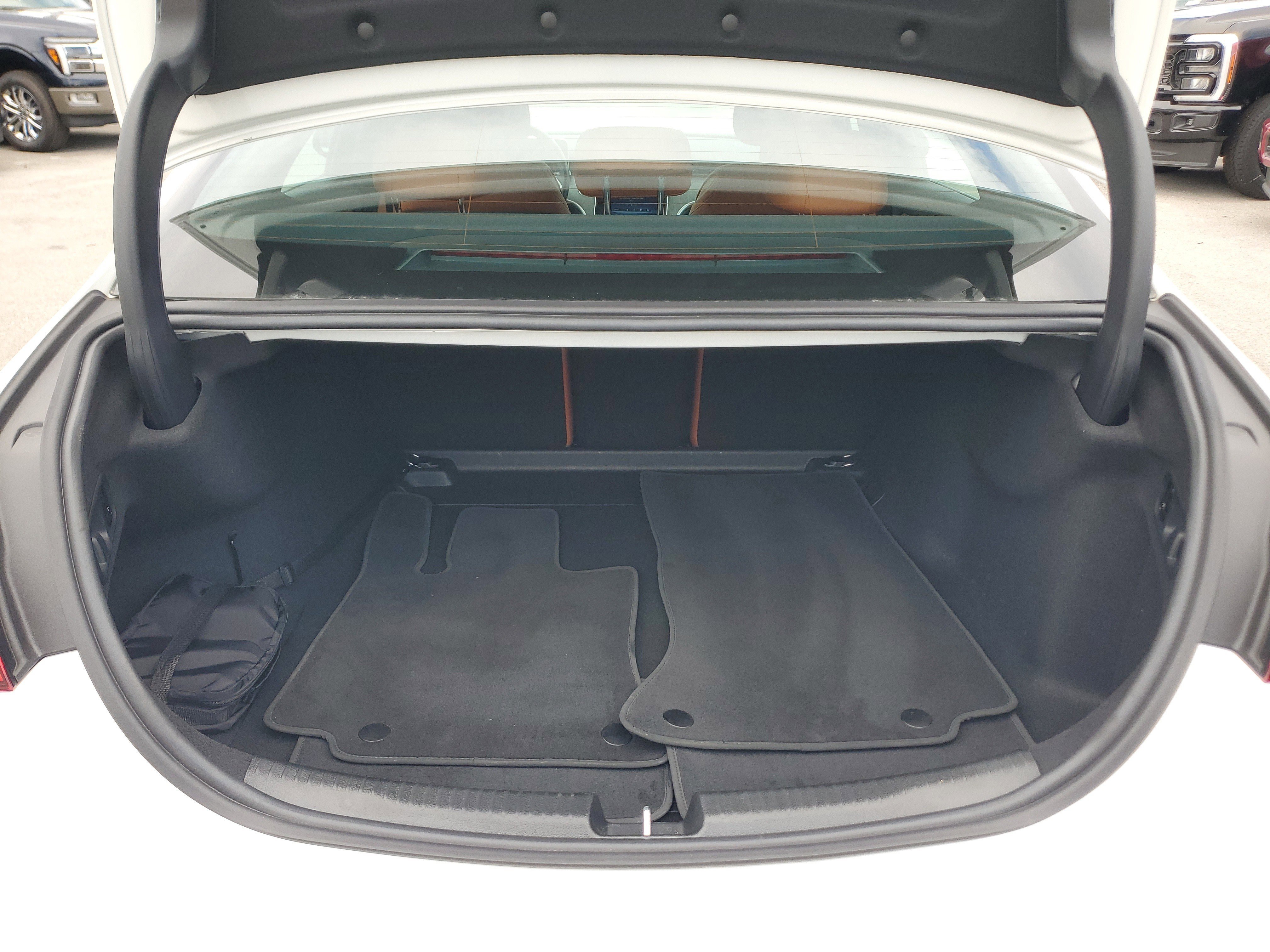 Used 2025 Mercedes-Benz C 300 Sedan image 28