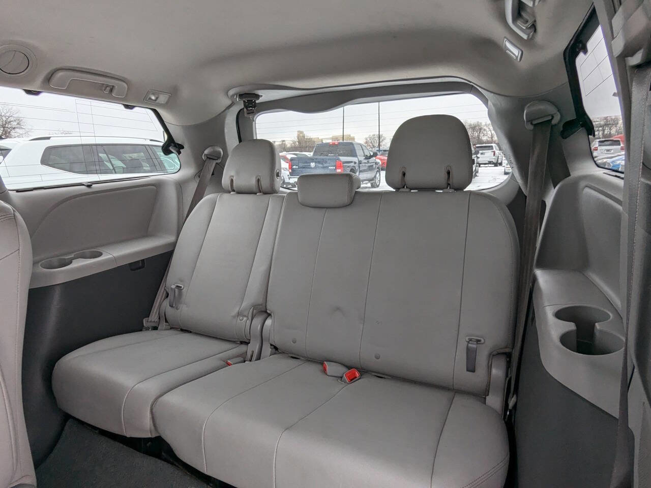 Used 2017 Toyota Sienna XLE w/ XLE Navigation Package image 14