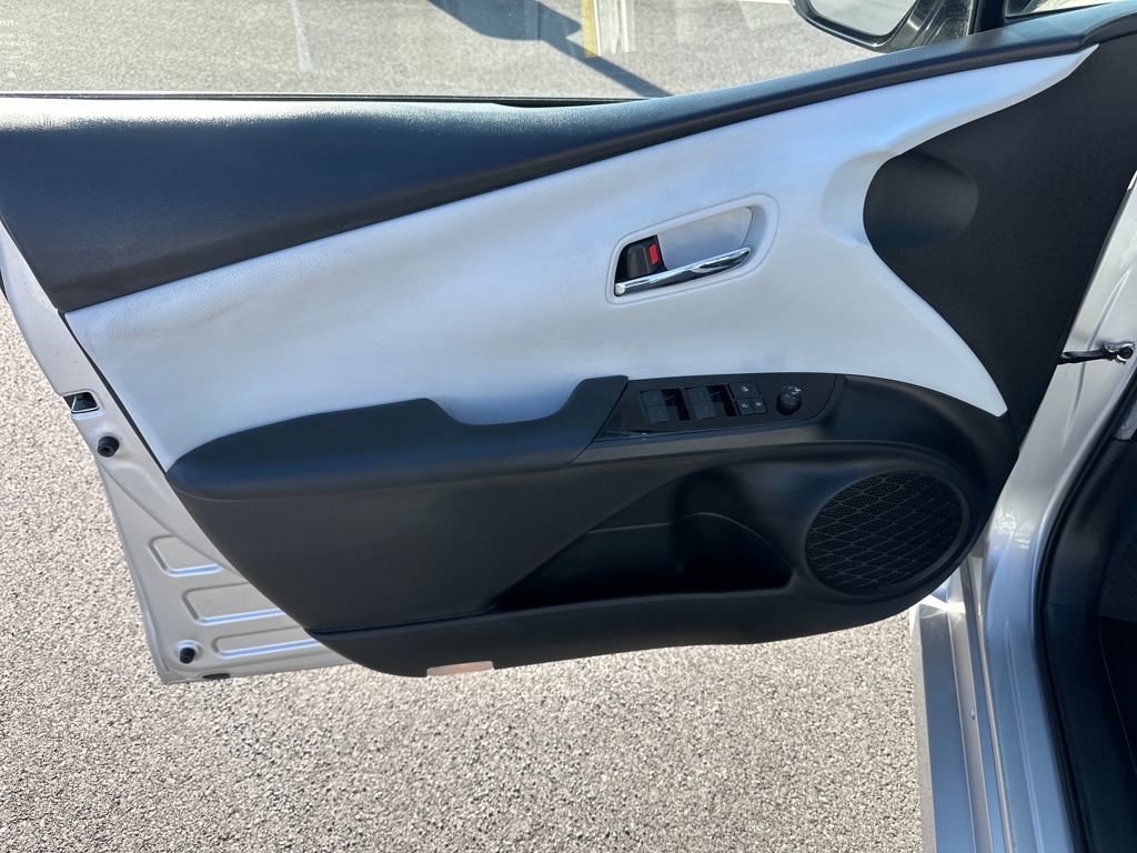 Used 2019 Toyota Prius Limited image 14