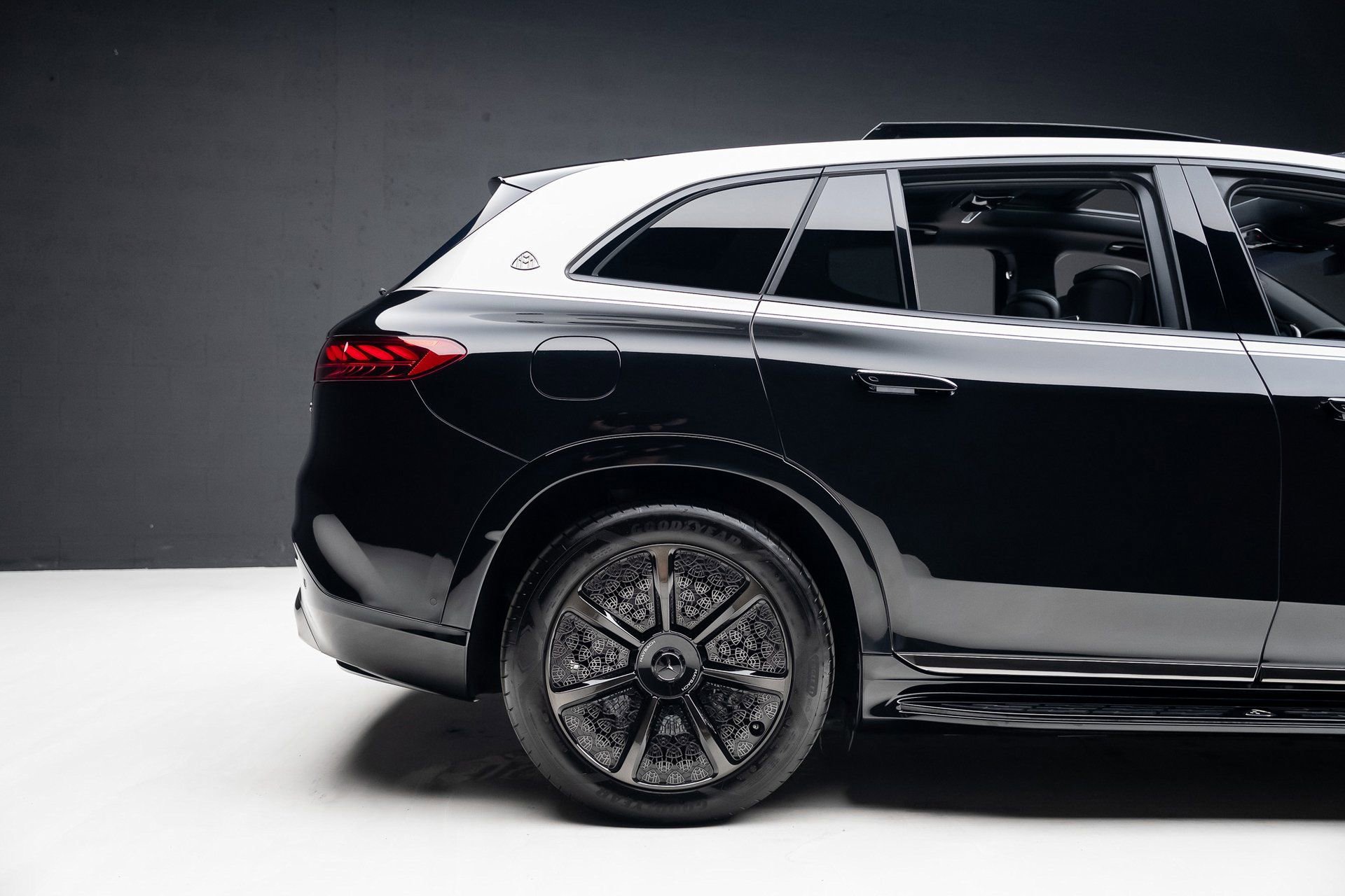 Used 2024 Mercedes-Benz Maybach EQS 680 4MATIC image 37