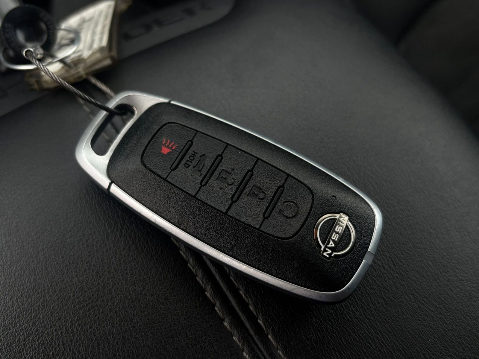 Used 2025 Nissan Pathfinder SV image 29