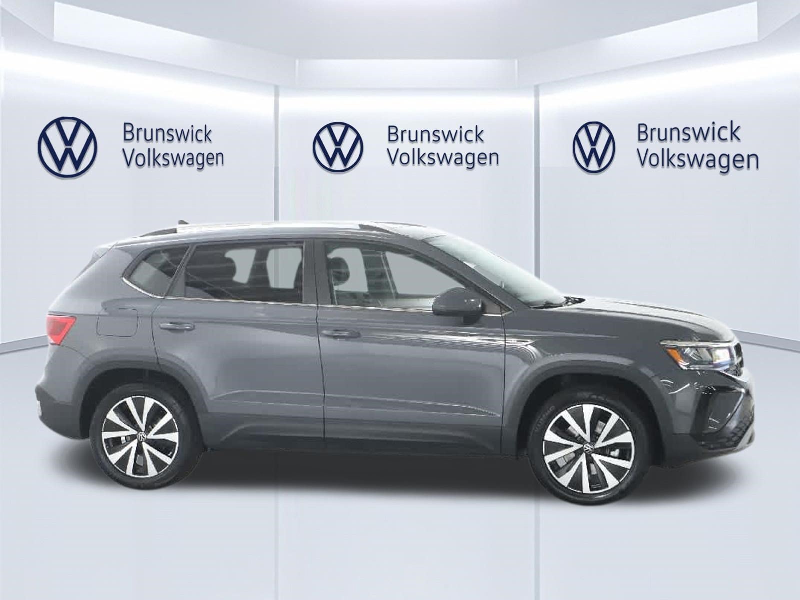 Certified 2023 Volkswagen Taos SE w/ Panoramic Sunroof Package AWD/4WD image 12