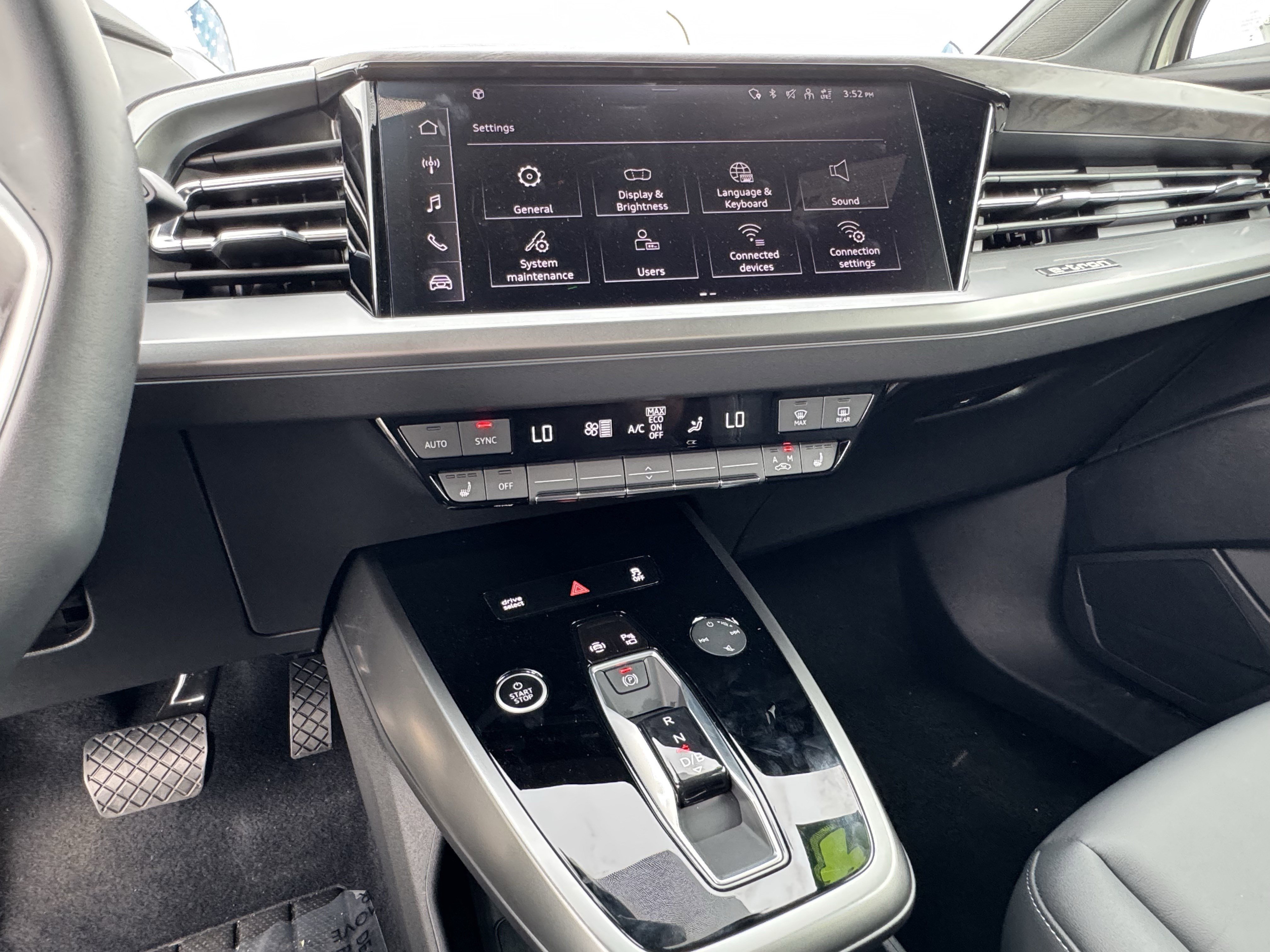 Used 2024 Audi Q4 e-tron Premium w/ Convenience Package image 22