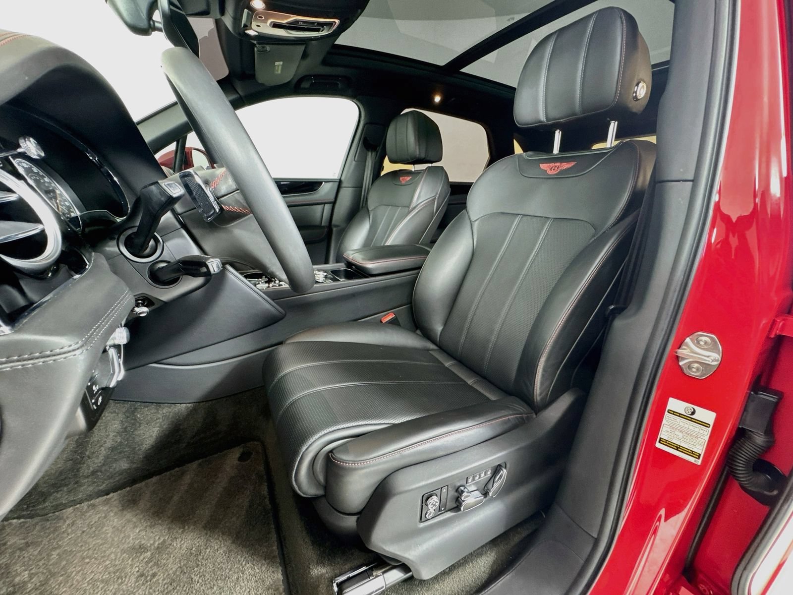 Certified 2019 Bentley Bentayga AWD/4WD image 21
