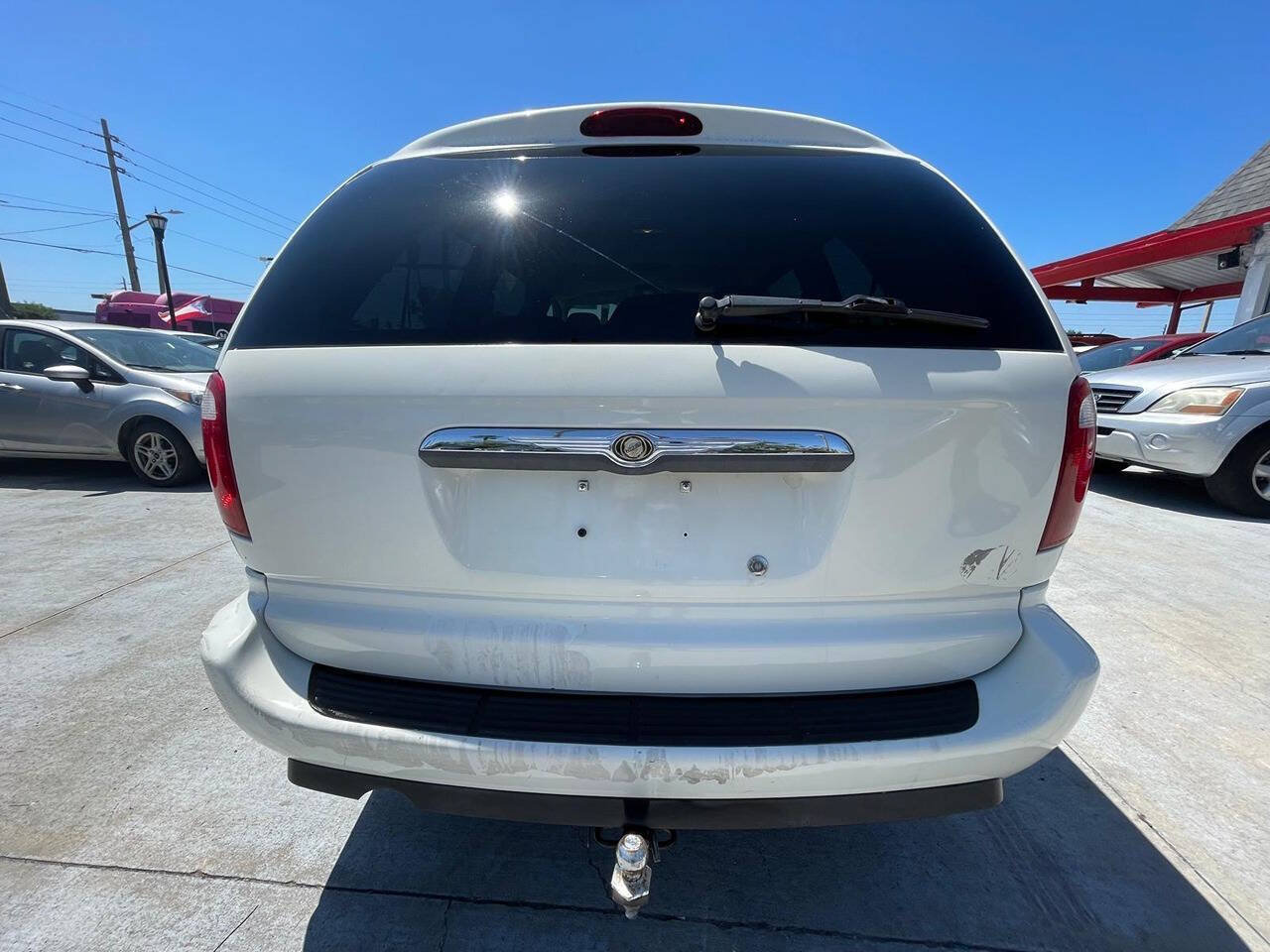 Used 2005 Chrysler Town & Country LX w/ Popular Equipment Group II FWD image 6