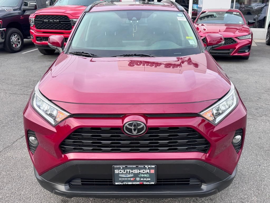 Used 2019 Toyota RAV4 XLE AWD/4WD image 2