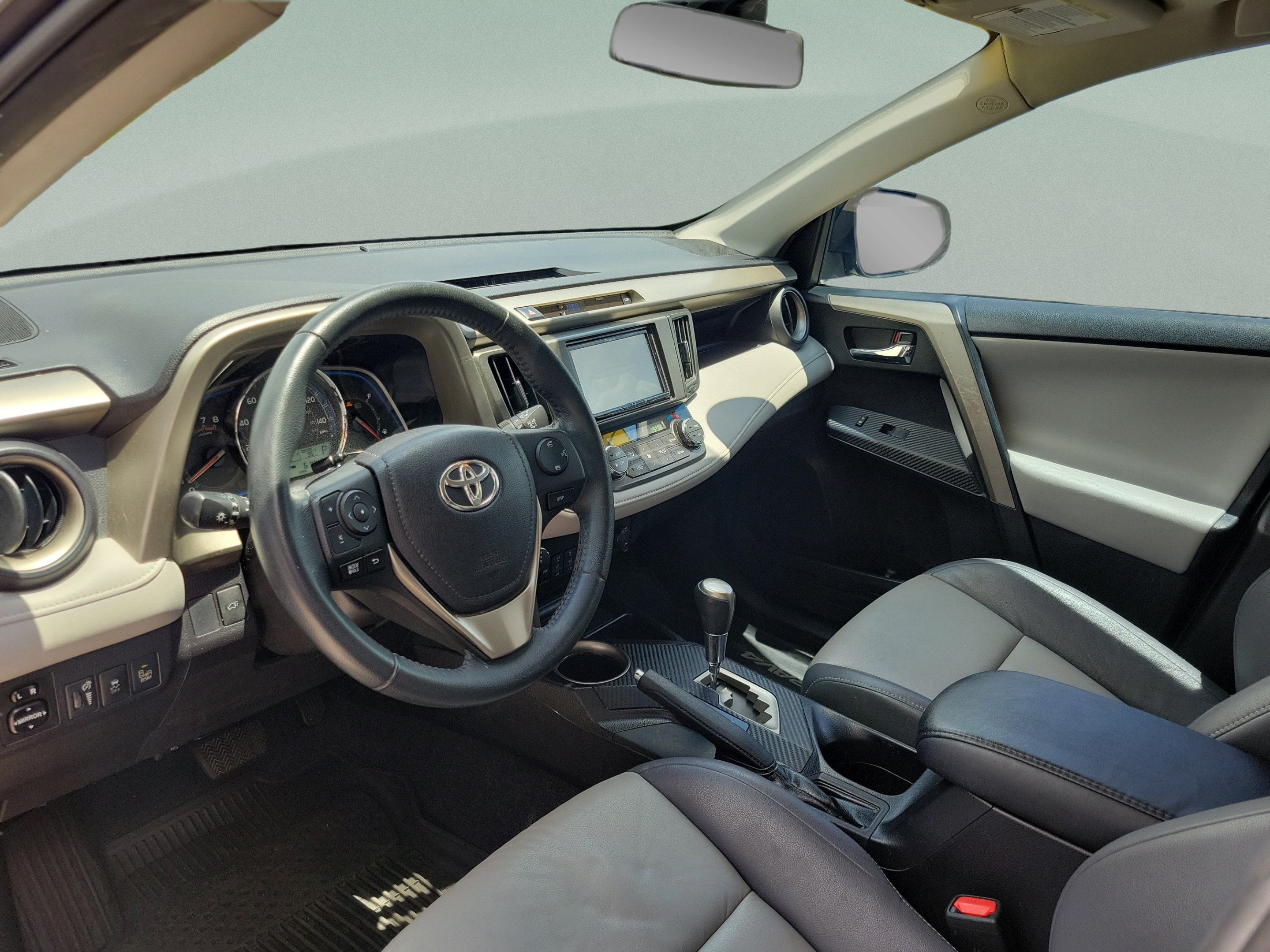 Used 2015 Toyota RAV4 Limited w/ Technology Package FWD image 16