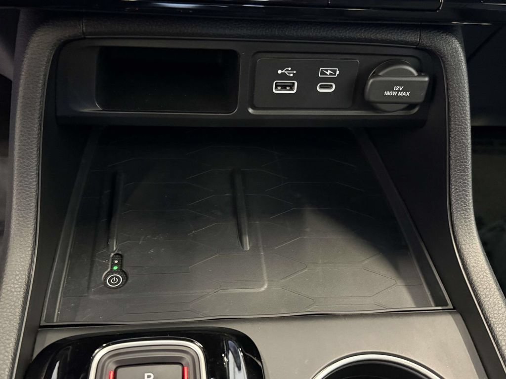 Used 2025 Honda Pilot Black Edition image 26