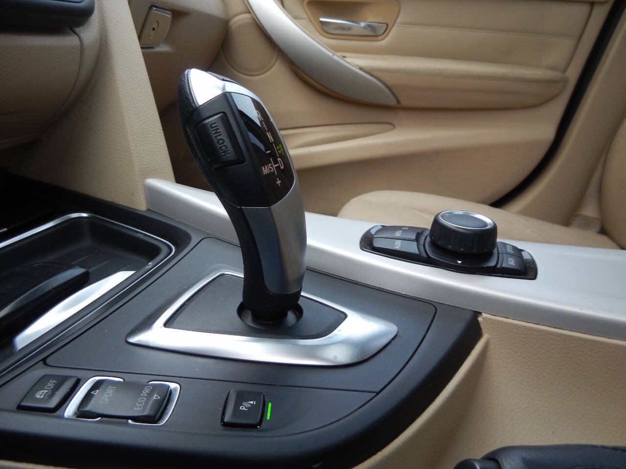 Used 2014 BMW 320i Sedan RWD image 41