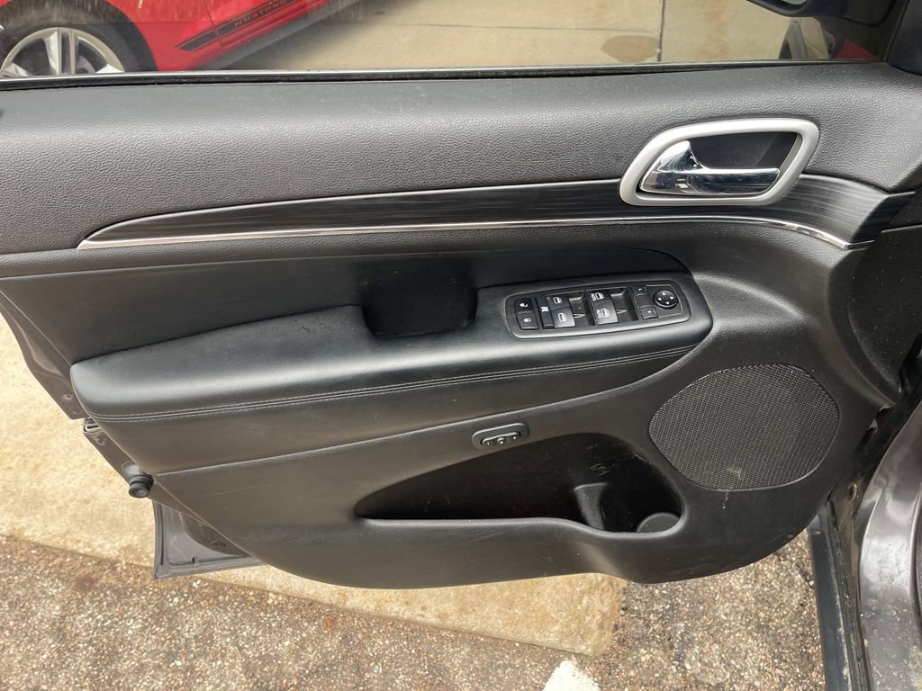 Used 2019 Jeep Grand Cherokee Limited AWD/4WD image 17