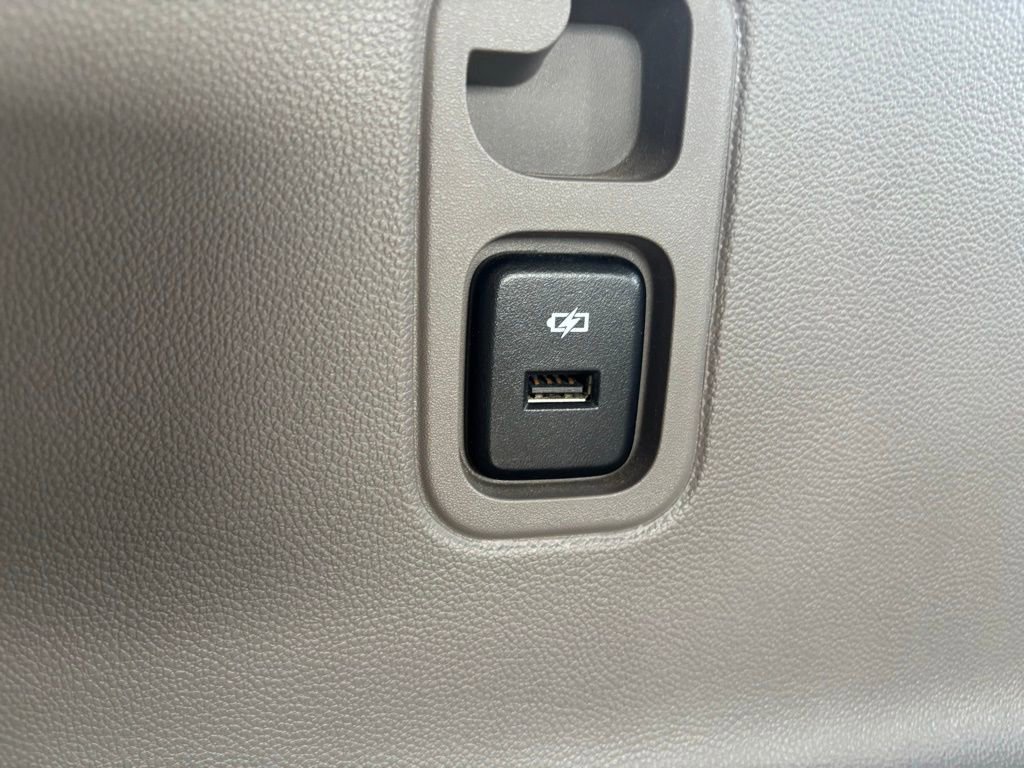 Used 2019 Chevrolet Traverse Premier w/ Driver Confidence II Package FWD image 24
