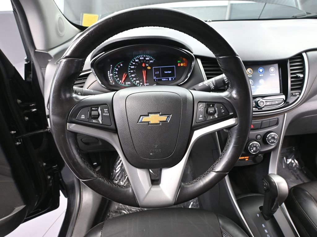 Used 2020 Chevrolet Trax LT w/ LT Convenience Package AWD/4WD image 25
