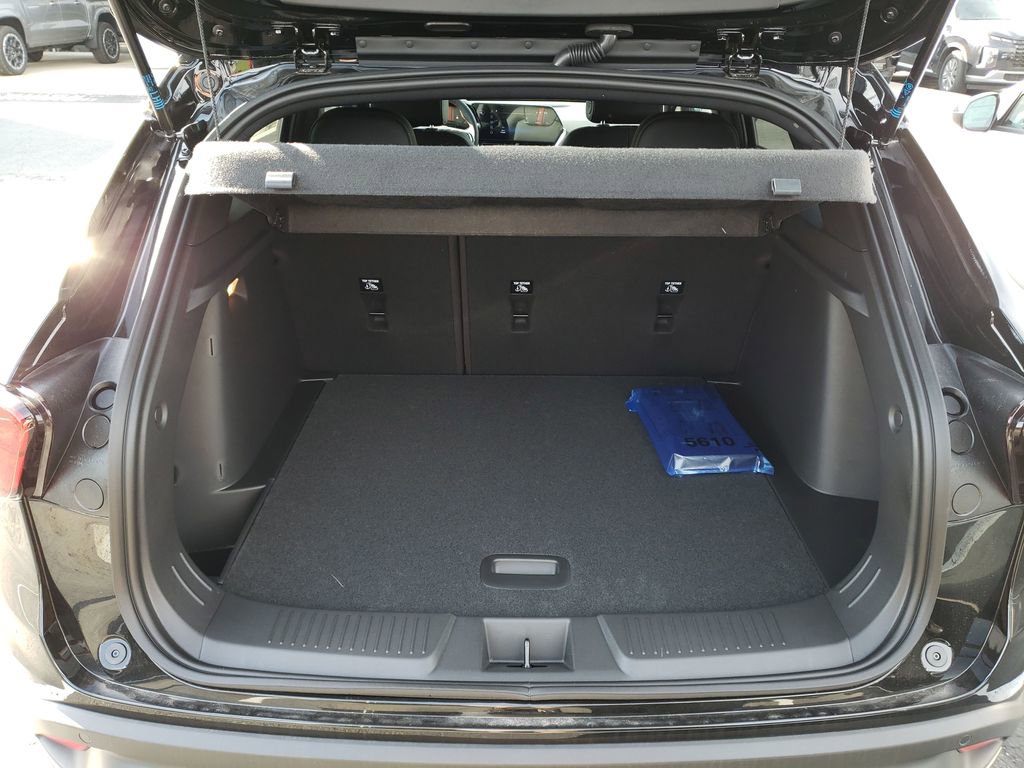 New 2026 Chevrolet Trax RS w/ Driver Confidence Package image 4