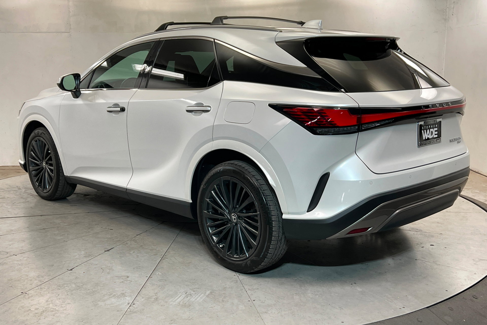 Used 2024 Lexus RX 350h w/ Convenience Package image 3