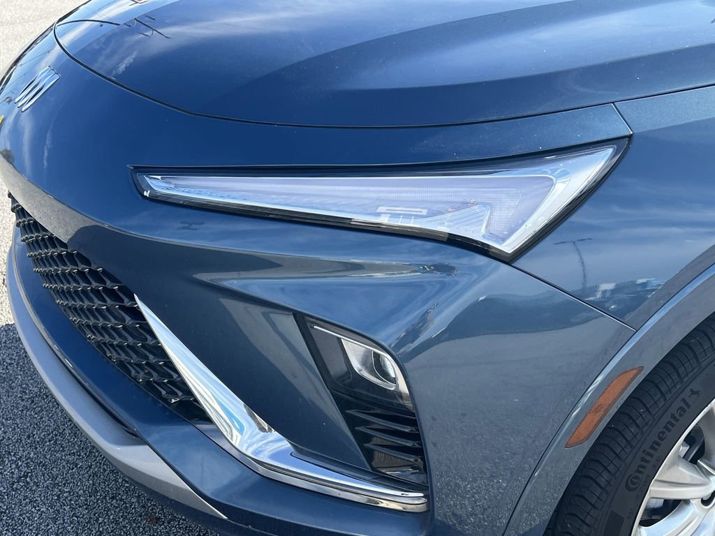 Used 2025 Buick Envista Avenir image 30