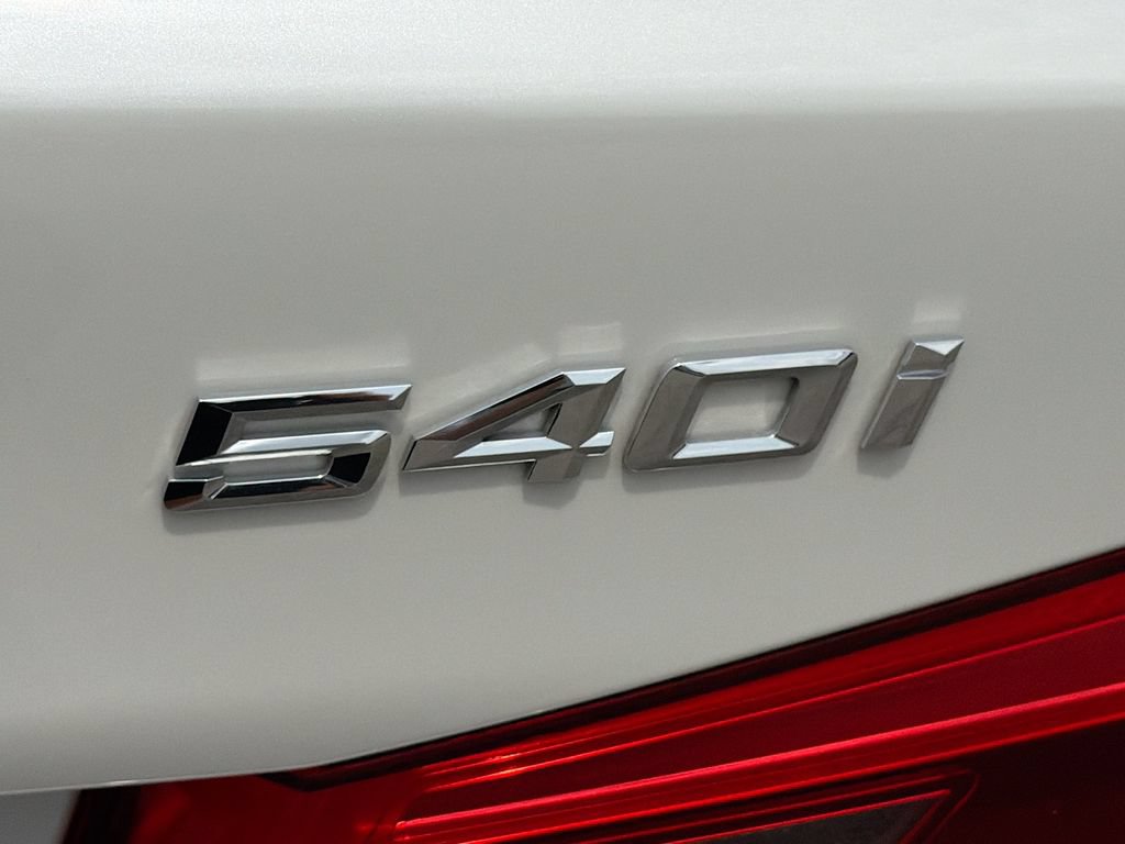 Used 2020 BMW 540i xDrive w/ Premium Package AWD/4WD image 11