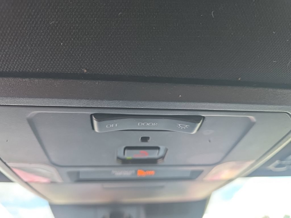 Certified 2025 Toyota Tacoma SR5 AWD/4WD image 24