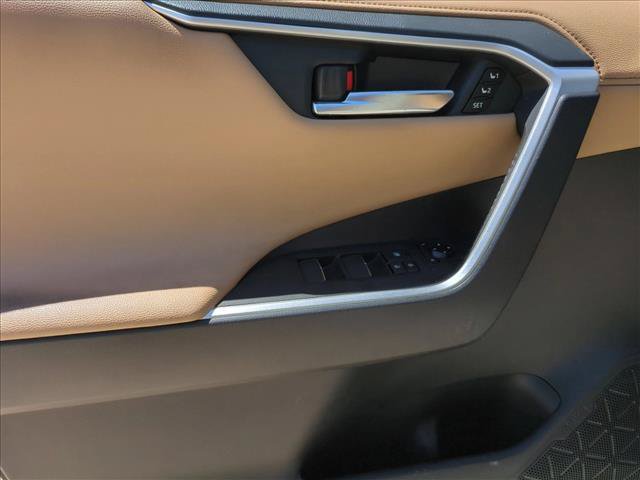 Used 2019 Toyota RAV4 Limited AWD/4WD image 11
