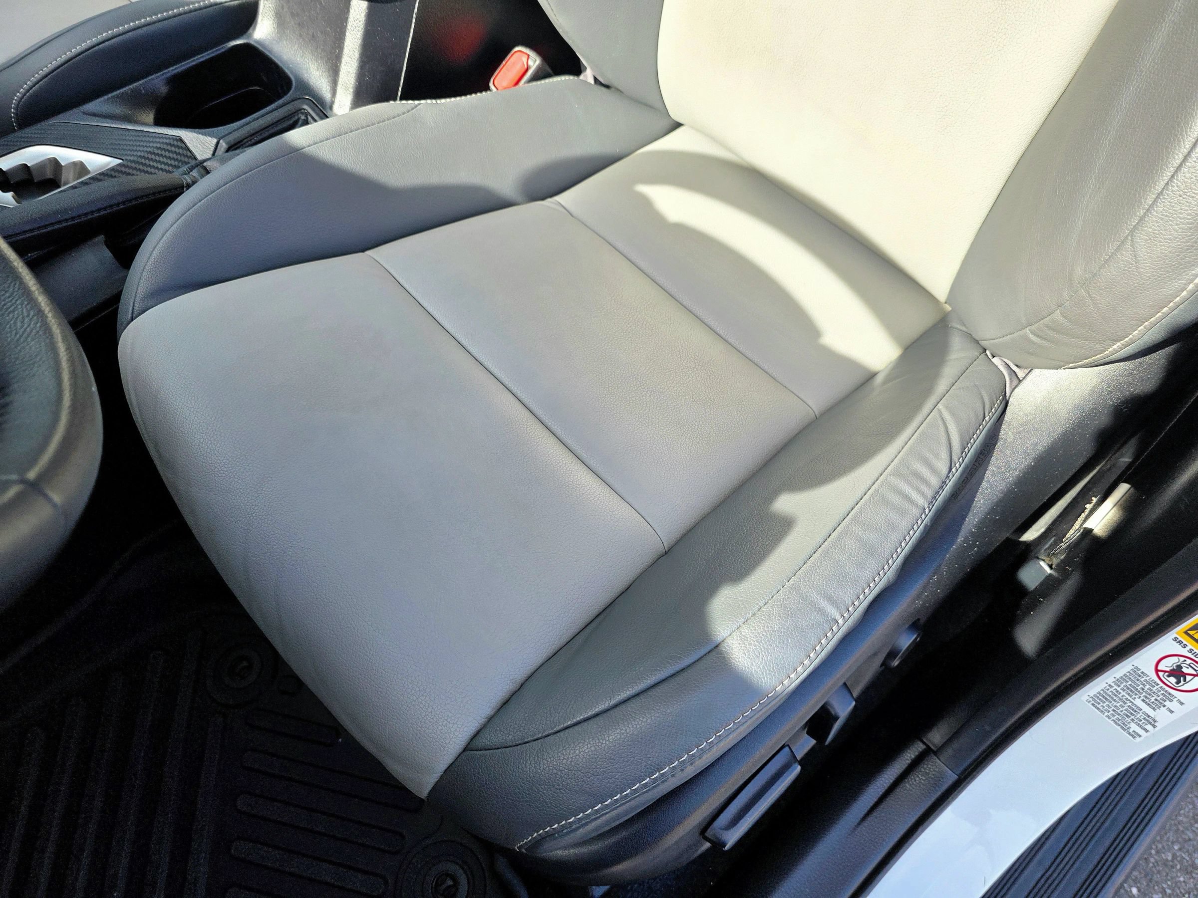 Used 2014 Toyota RAV4 Limited w/ Technology Package AWD/4WD image 40