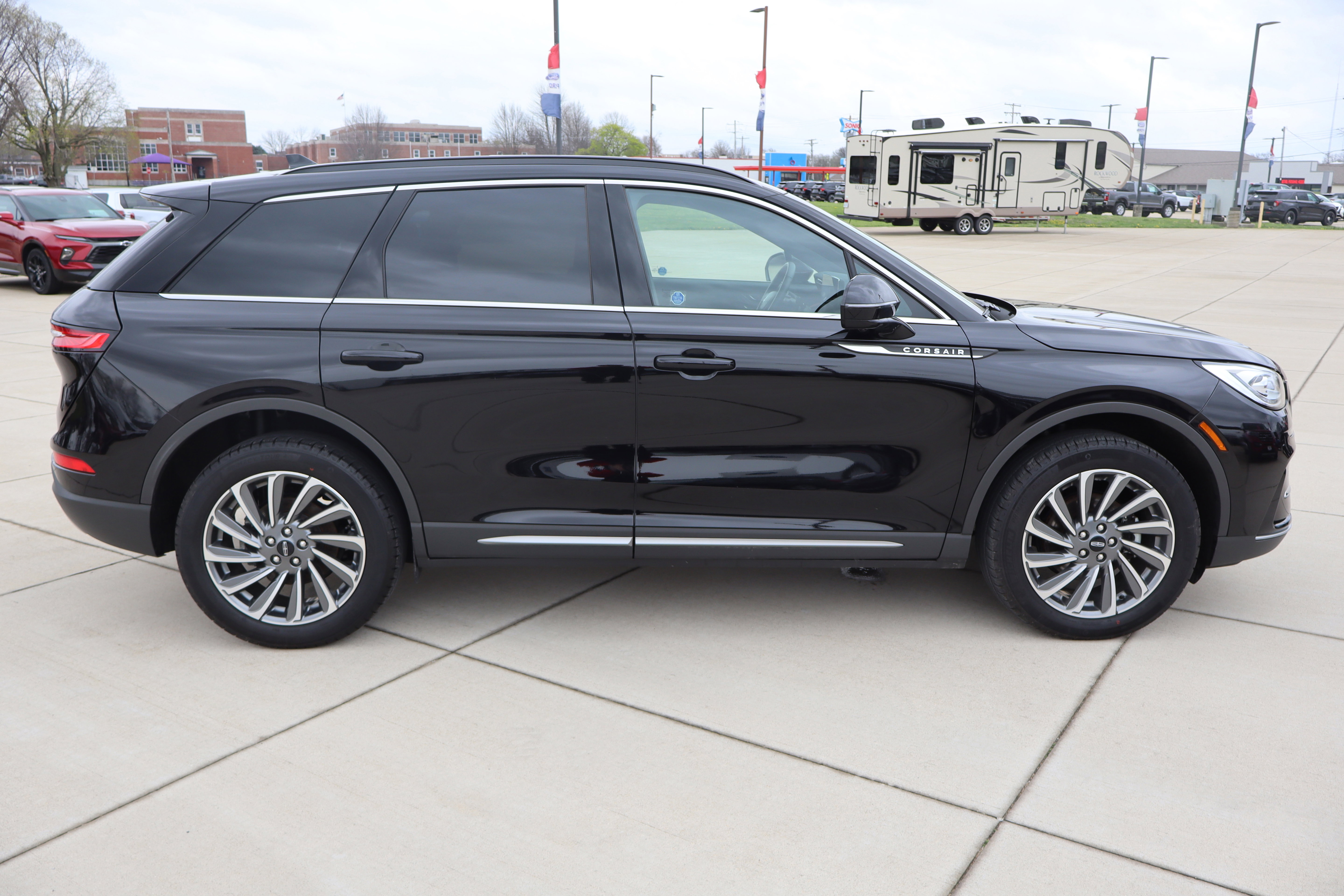 Used 2025 Lincoln Corsair Reserve image 4