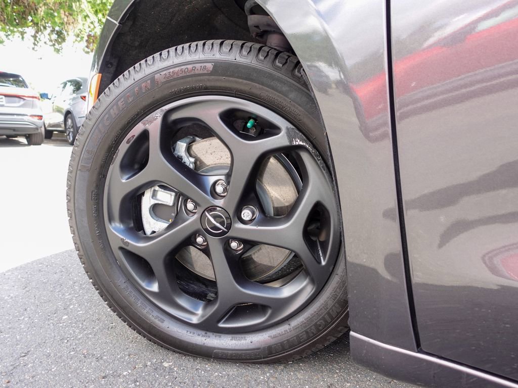 Used 2021 Chrysler Pacifica Limited w/ Premium & Safety Sphere Group image 8