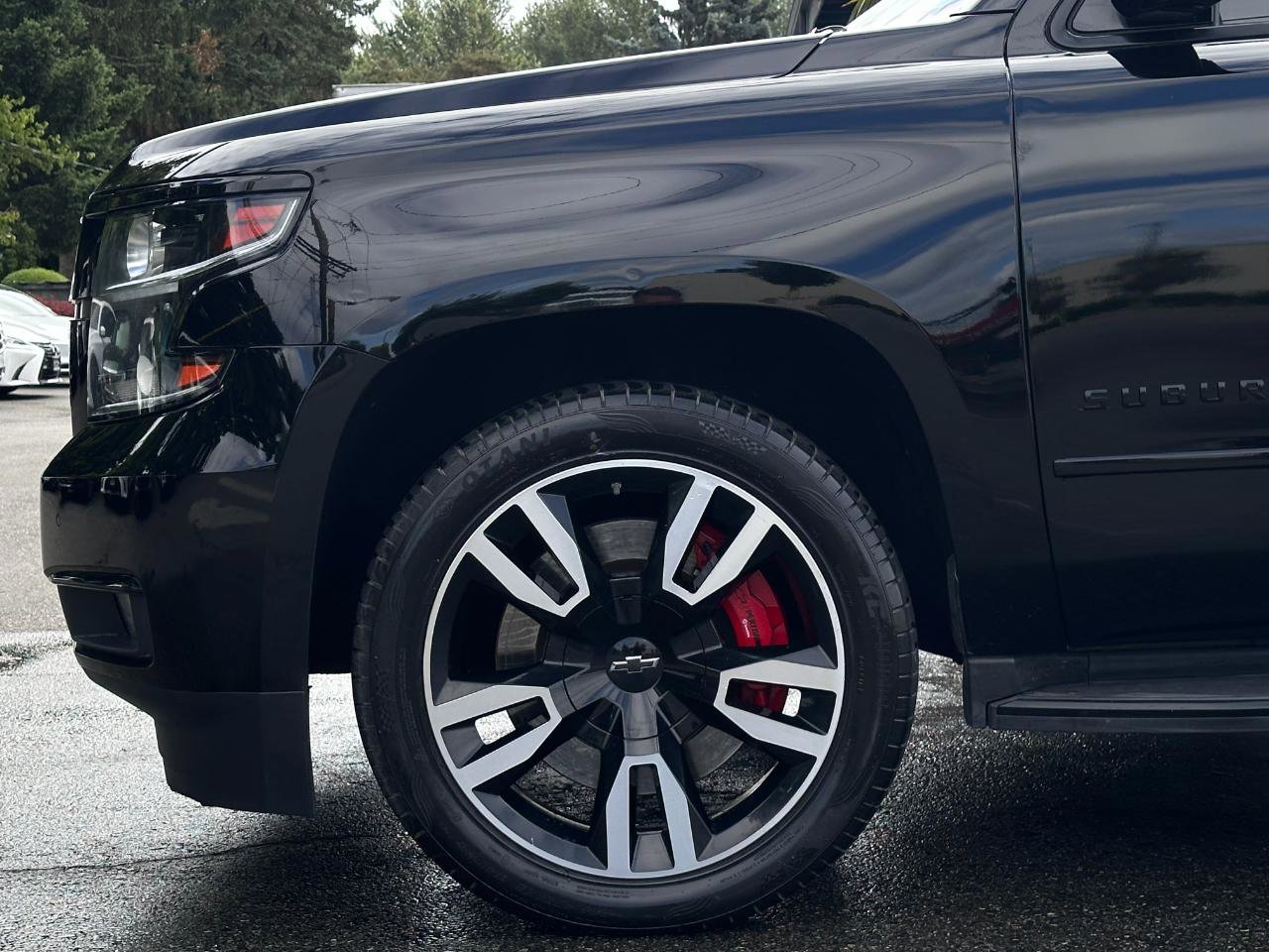 Used 2019 Chevrolet Suburban Premier AWD/4WD image 18