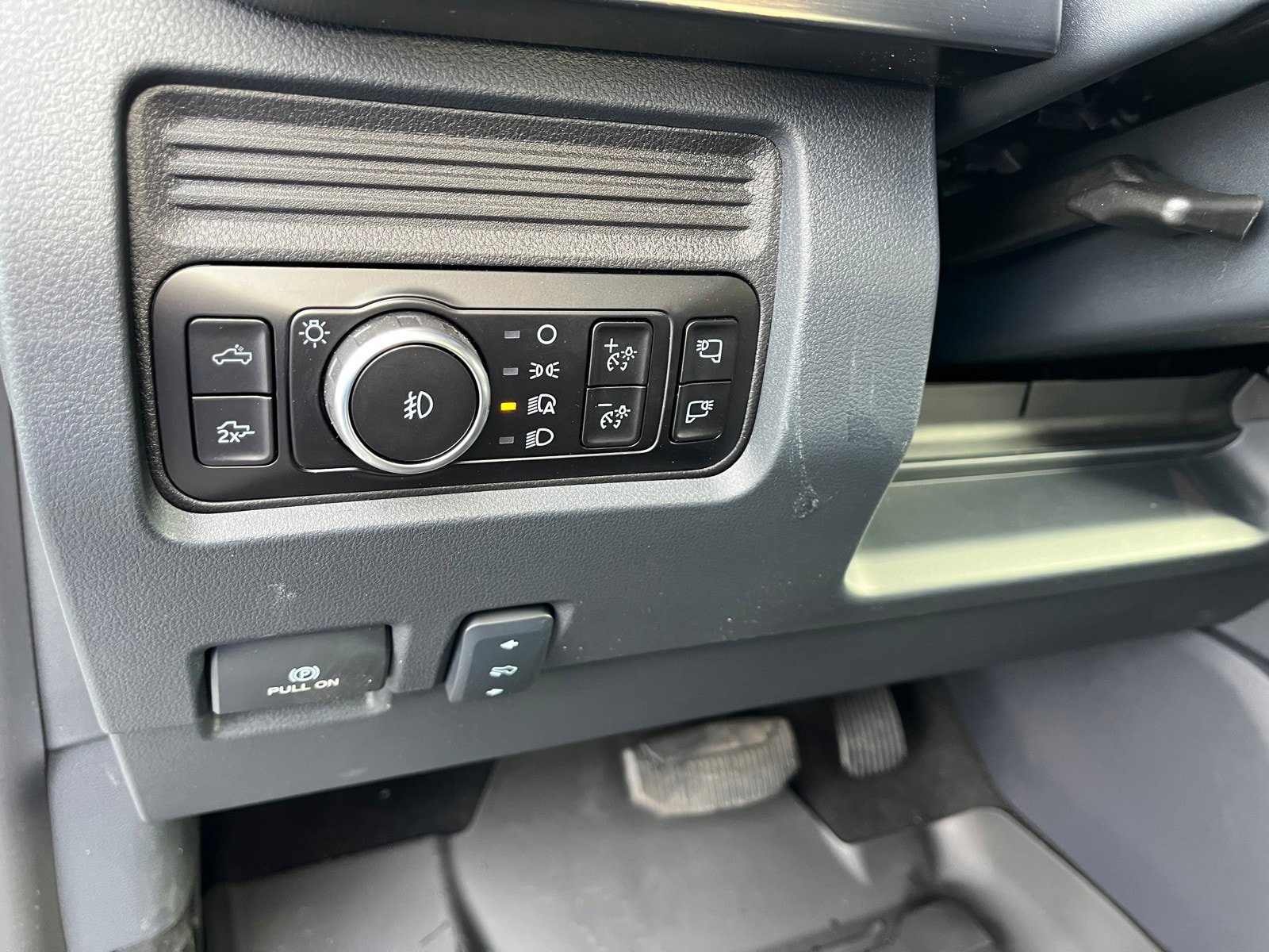 New 2026 Ford F350 Lariat w/ Black Appearance Package image 12