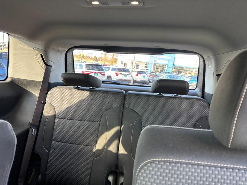 Used 2022 GMC Acadia SLE image 10