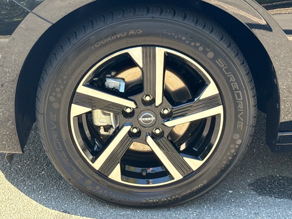 Used 2025 Nissan Sentra SV FWD image 15