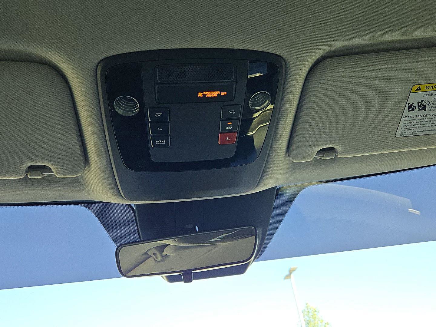 Used 2024 Kia Carnival EX FWD image 21
