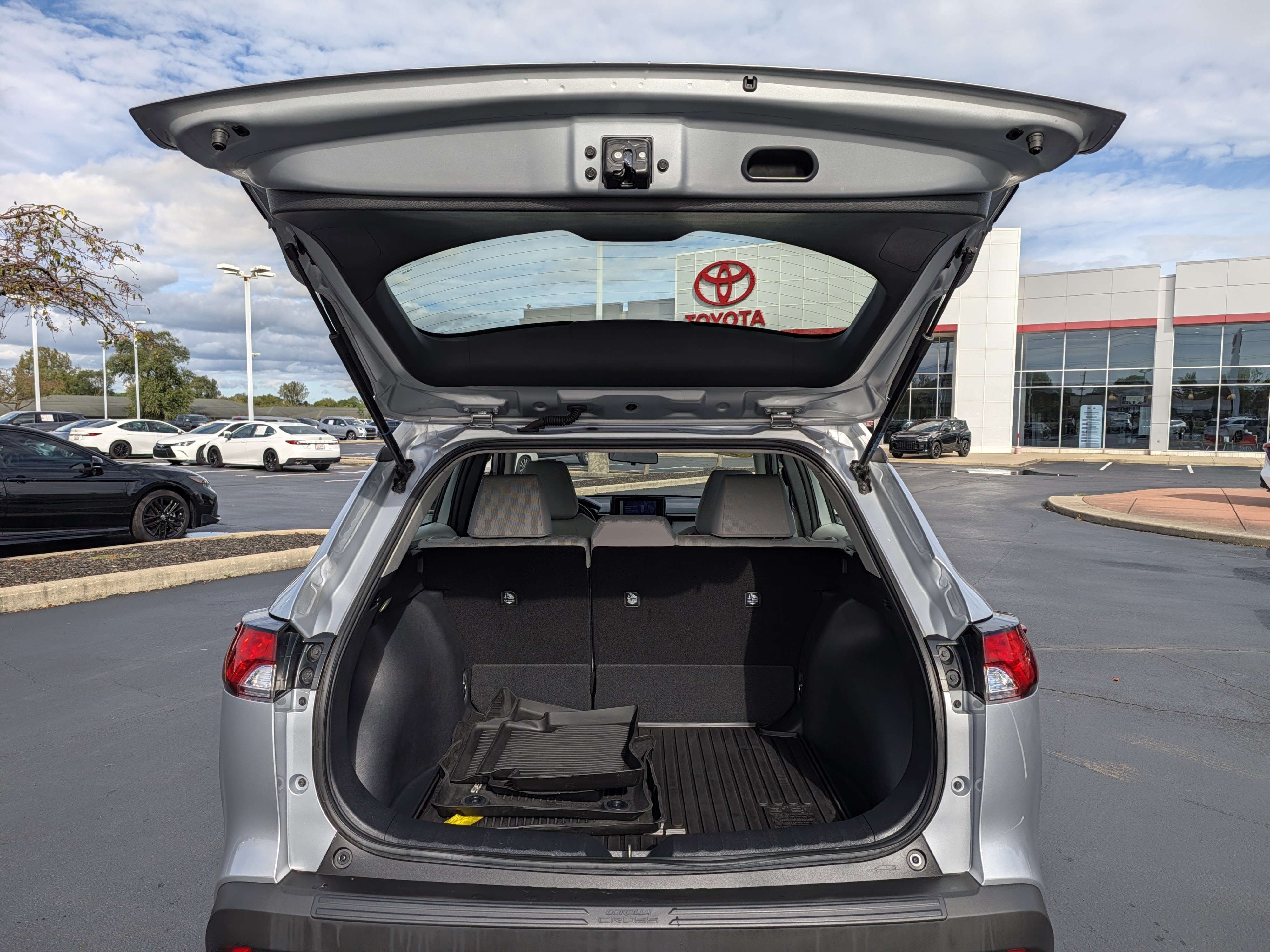 Certified 2025 Toyota Corolla Cross L FWD image 20