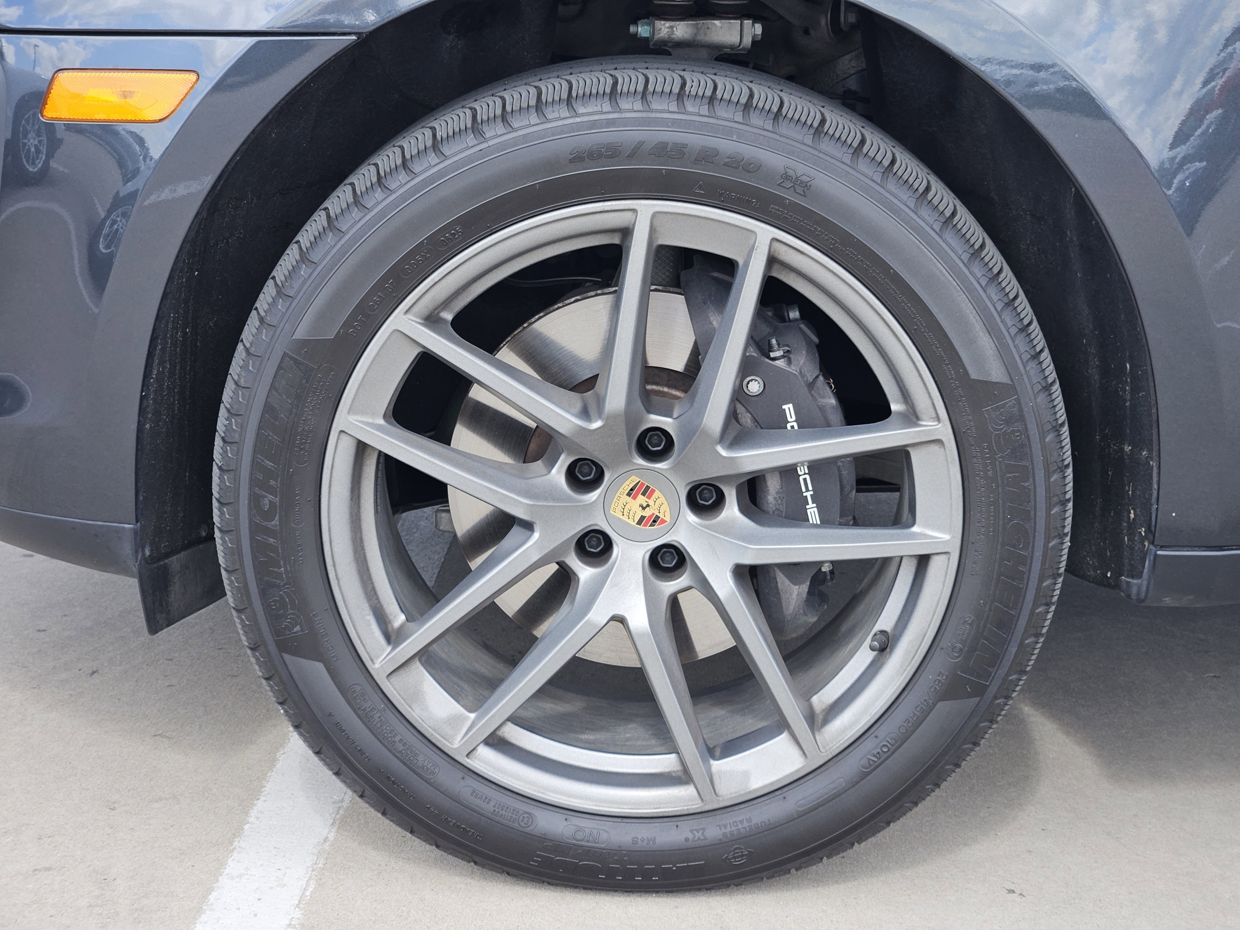 Certified 2025 Porsche Macan image 14