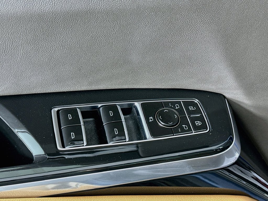 New 2026 Cadillac Escalade Luxury w/ LPO, Radiant Package AWD/4WD image 22