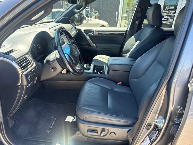 Used 2020 Lexus GX 460 Premium w/ Premium Package AWD/4WD image 19