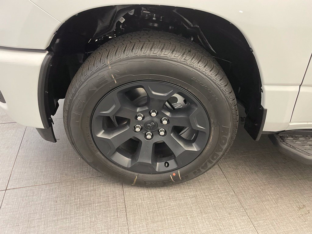 New 2026 RAM 1500 Express AWD/4WD image 9