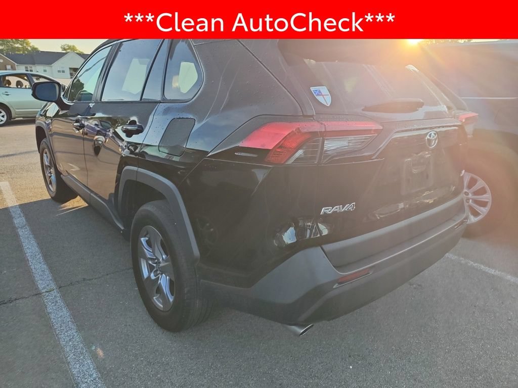 Used 2023 Toyota RAV4 XLE w/ Convenience Package FWD image 4
