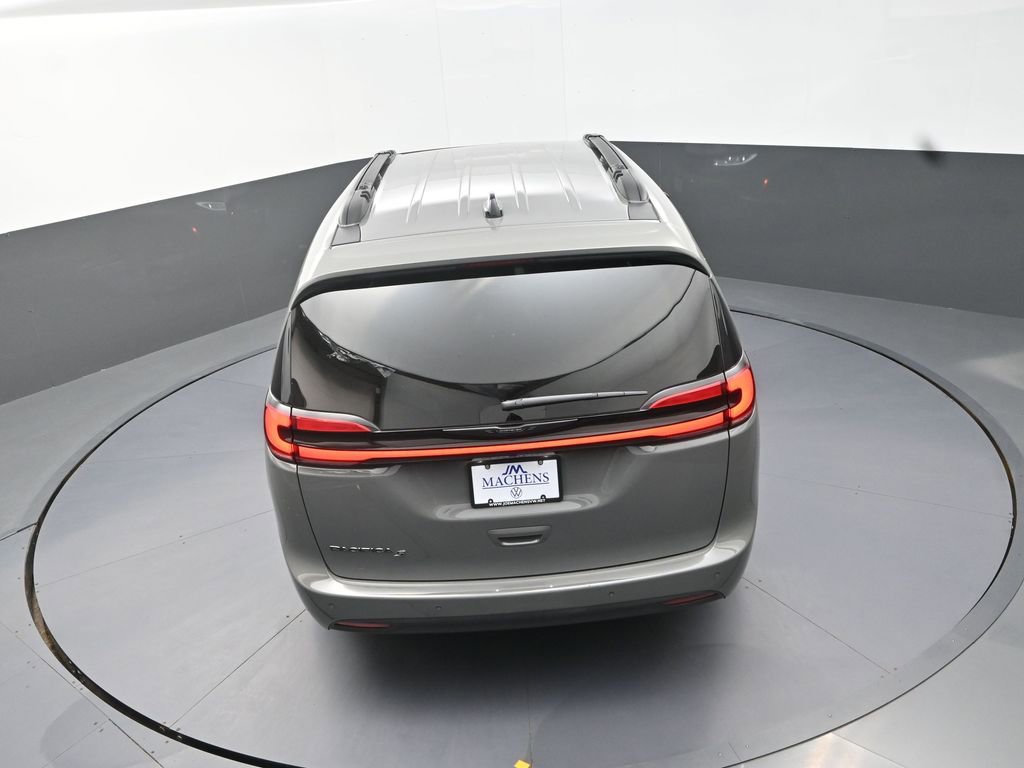 Used 2023 Chrysler Pacifica Touring-L w/ S Appearance Package FWD image 20