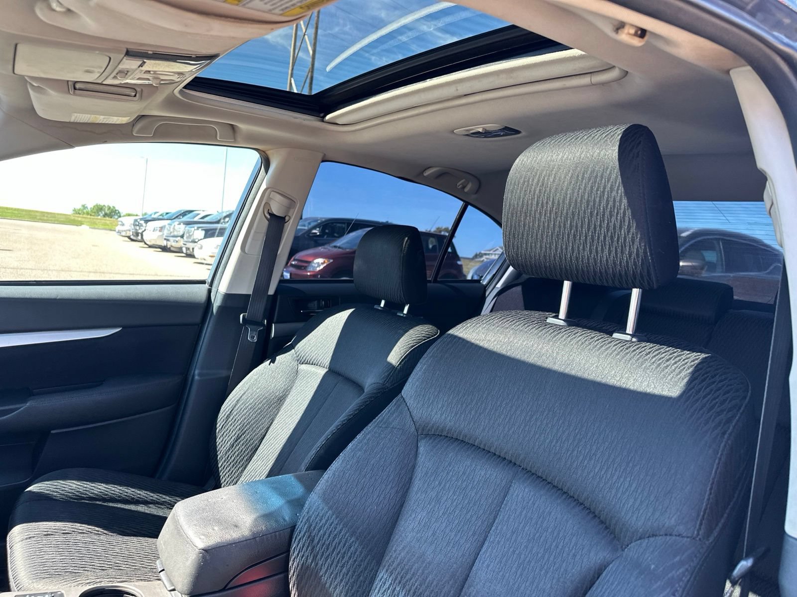 Used 2012 Subaru Legacy 2.5i Premium w/ All-Weather Pkg + Moonroof AWD/4WD image 11