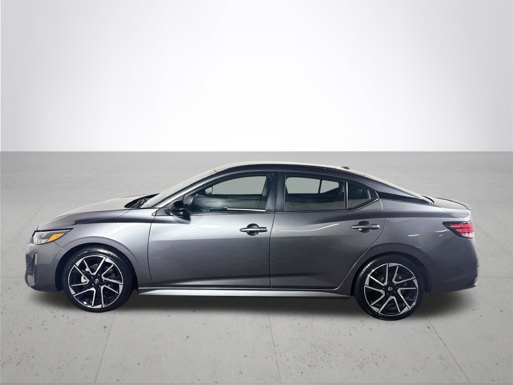 Used 2025 Nissan Sentra SR FWD image 9