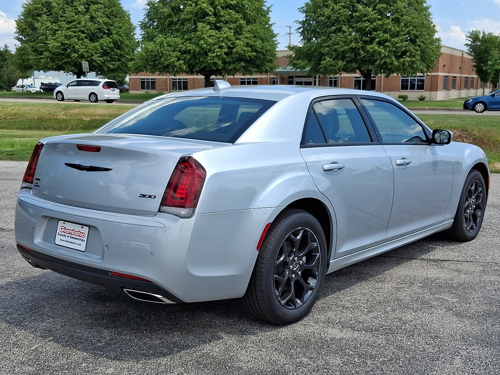 Used 2023 Chrysler 300 Touring L w/ Popular Equipment Group AWD/4WD image 7
