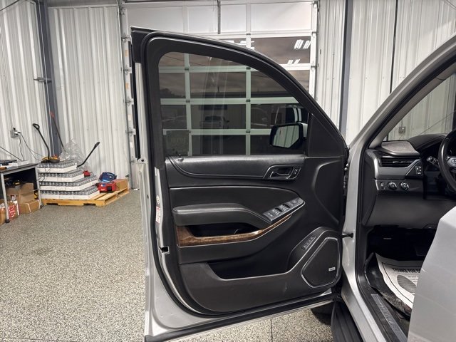 Used 2018 Chevrolet Suburban LT image 7