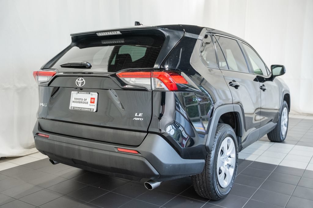 Used 2025 Toyota RAV4 LE AWD/4WD image 4