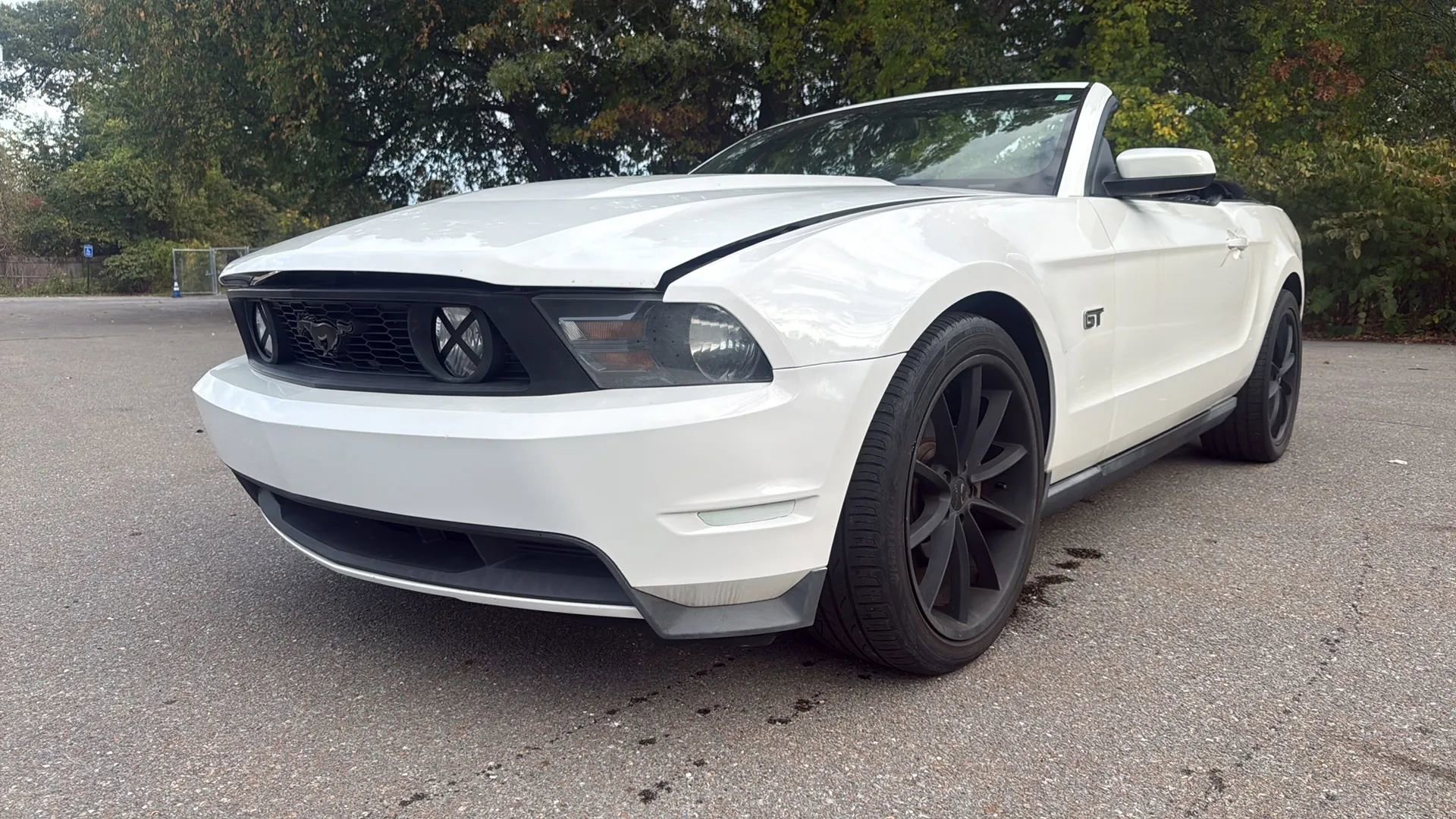 Used 2010 Ford Mustang GT Premium image 3