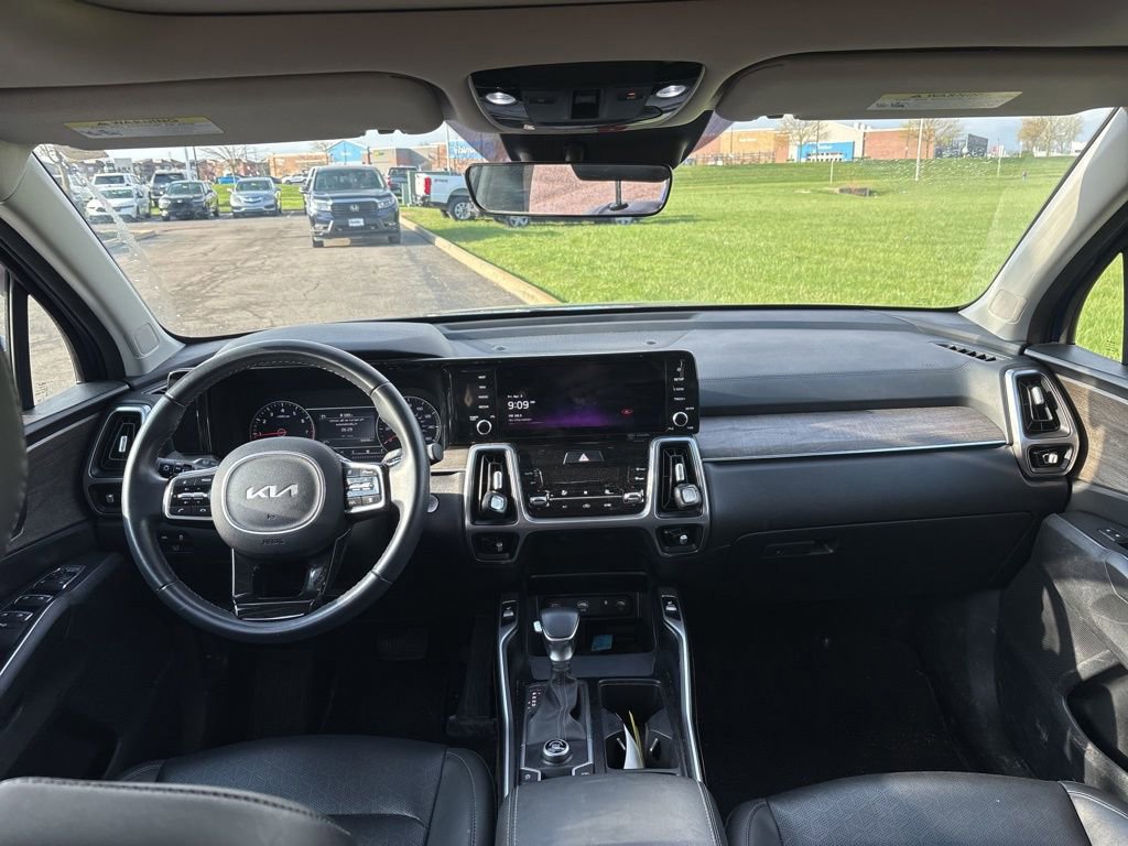 Used 2022 Kia Sorento EX w/ Panoramic Sunroof Package image 21
